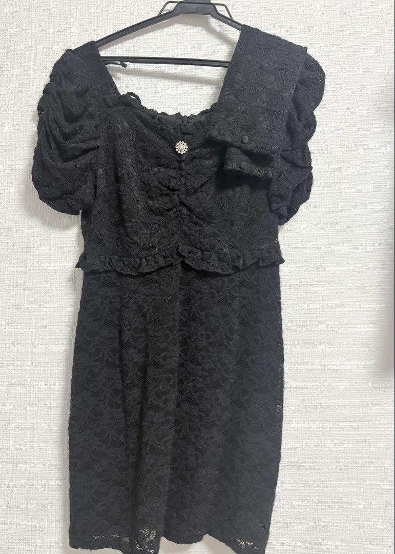 evelyn ♡ クロスビジューレースワンピース ブラック evelyn クロスビジューレースワンピース ブラック - メルカリ