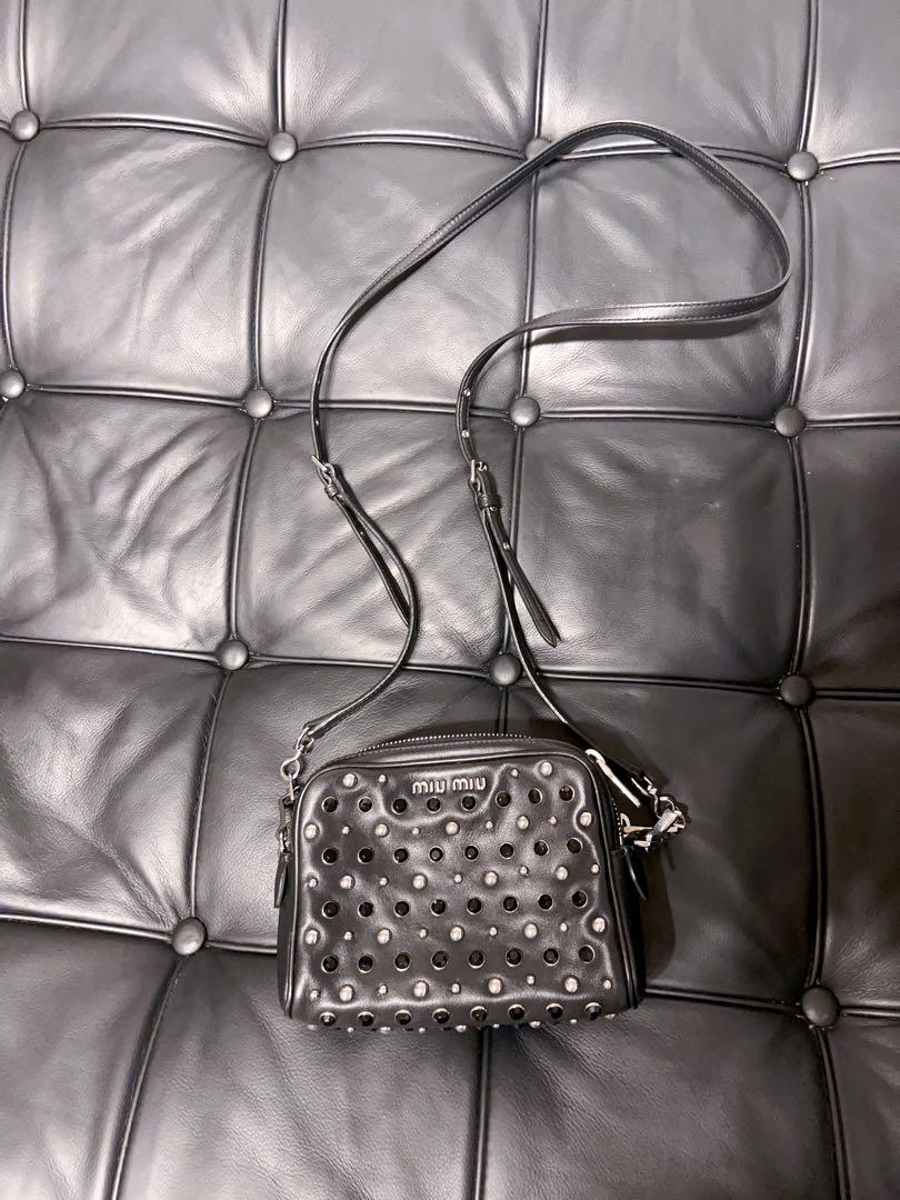 miumiu スタッズ　ショルダーバッグ