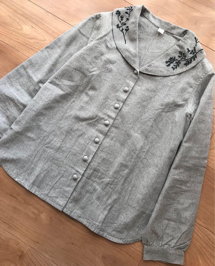 定番新作登場⓺ atelier シャンブレー刺繍ブラウス グレー 1ViOk-m45795068824 naruse 正規品得価