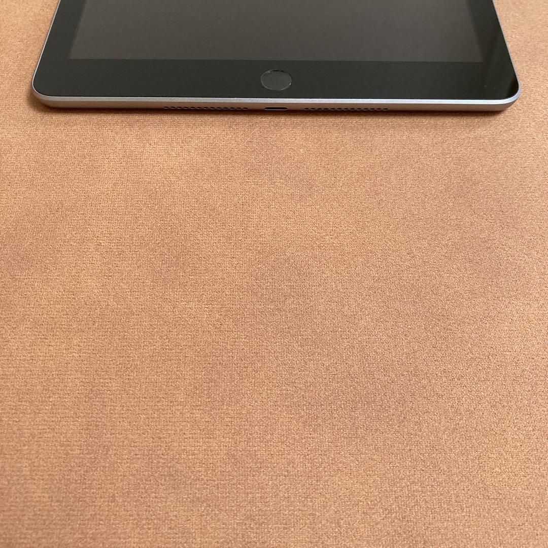 460 電池良好☆比較的美品☆iPad6 第6世代 32GB WIFIモデル☆
