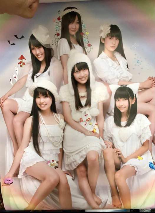 ももいろクローバー2011 直筆サイン入りカレンダー