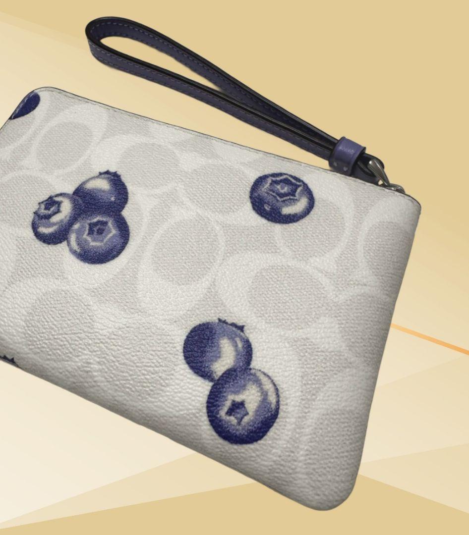 COACH コーナー ジップ シグネチャー キャンバス ブルーベリー ポーチ