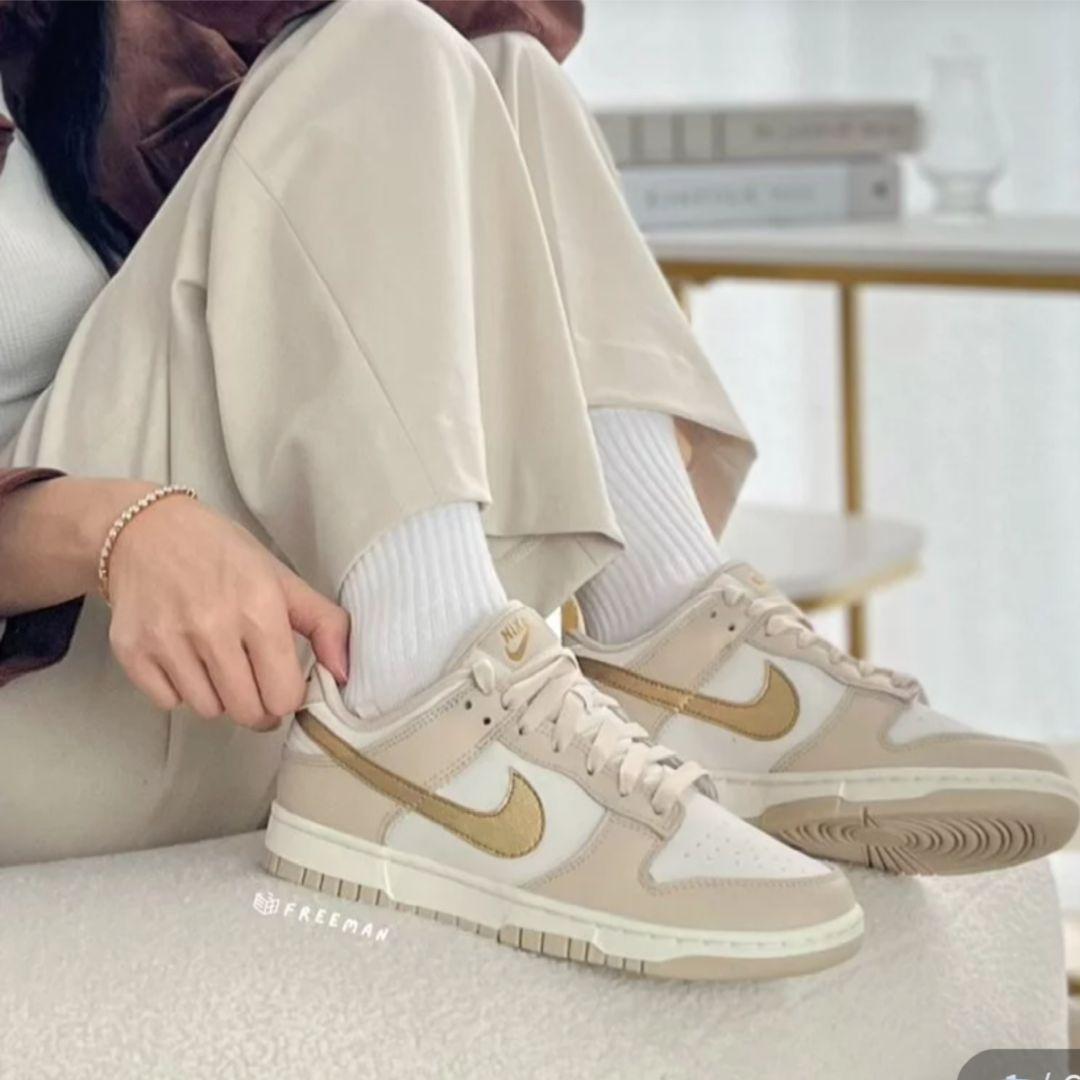 2025年レディースファッション福袋特集 ナイキ DUNK NIKE ダンク サンド ゴールドスウッシュ ベージュ シューズ(女性用)