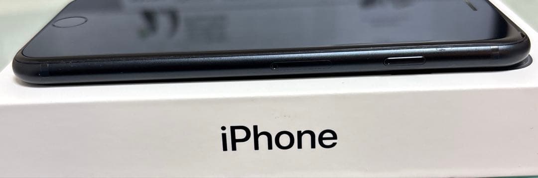 【本日限定値下げ】iPhone SE3 64GB ブラック SIMロック無し