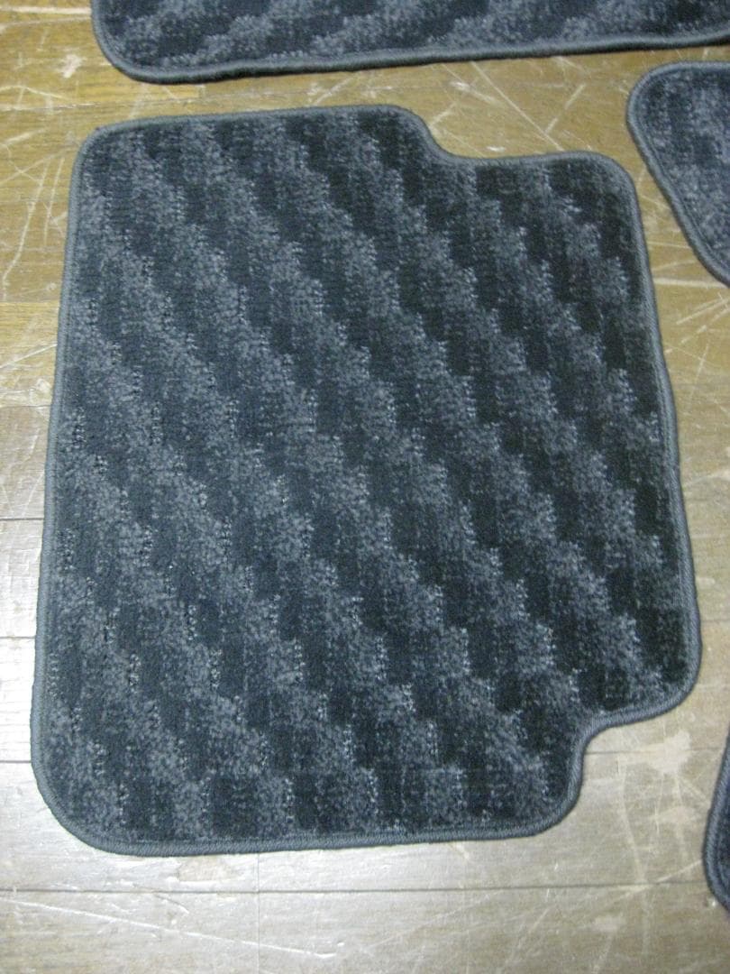 インプレッサ WRX GRB 純正 フロアマットやや傷や汚れあり BRIGHTFACE_UK