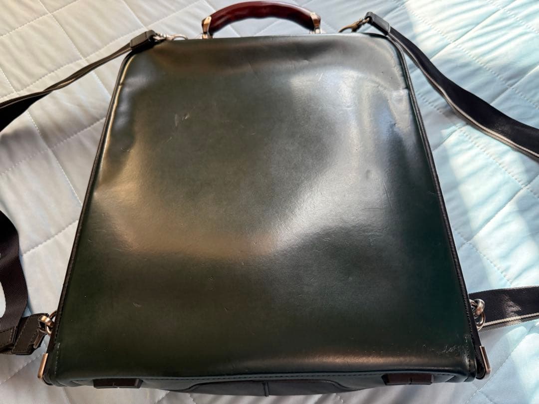 ARTPHERE ダークグリーン レザー リュック