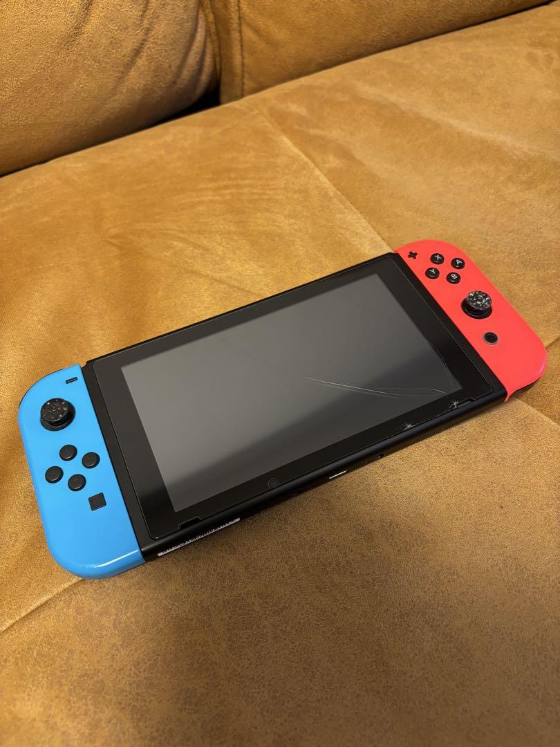 C*a様 【訳あり】Nintendo Switch 本体・ホワイトコントローラー