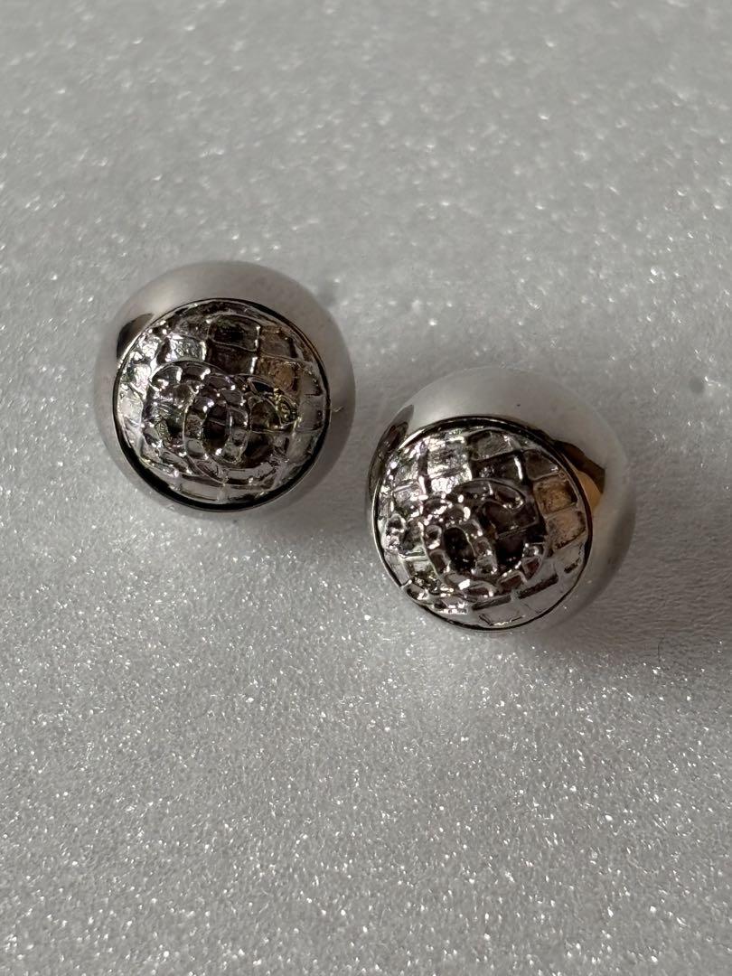 CHANEL ビンテージ　シルバー ボールピアス