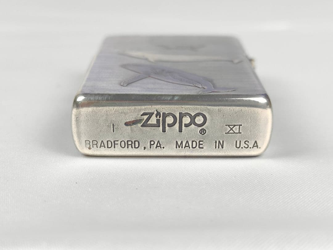 ZIPPO 限定品 クジラ 1995年9月製造 ピンズ付き 本体未使用 箱難あり ZIPPO 限定品 クジラ 1995年9月製造 ピンズ付き 本体未使用 箱難あり