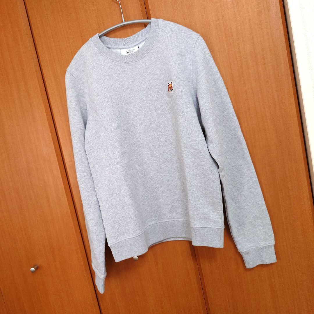 メゾンキツネ MAISONKITSUNEフォックスヘッドパッチスウェットグレー