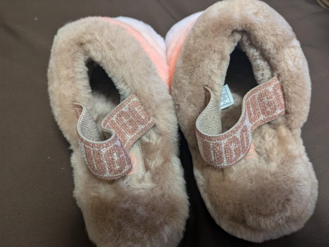 未使用品　UGG アグ もこもこ サンダル　23cm