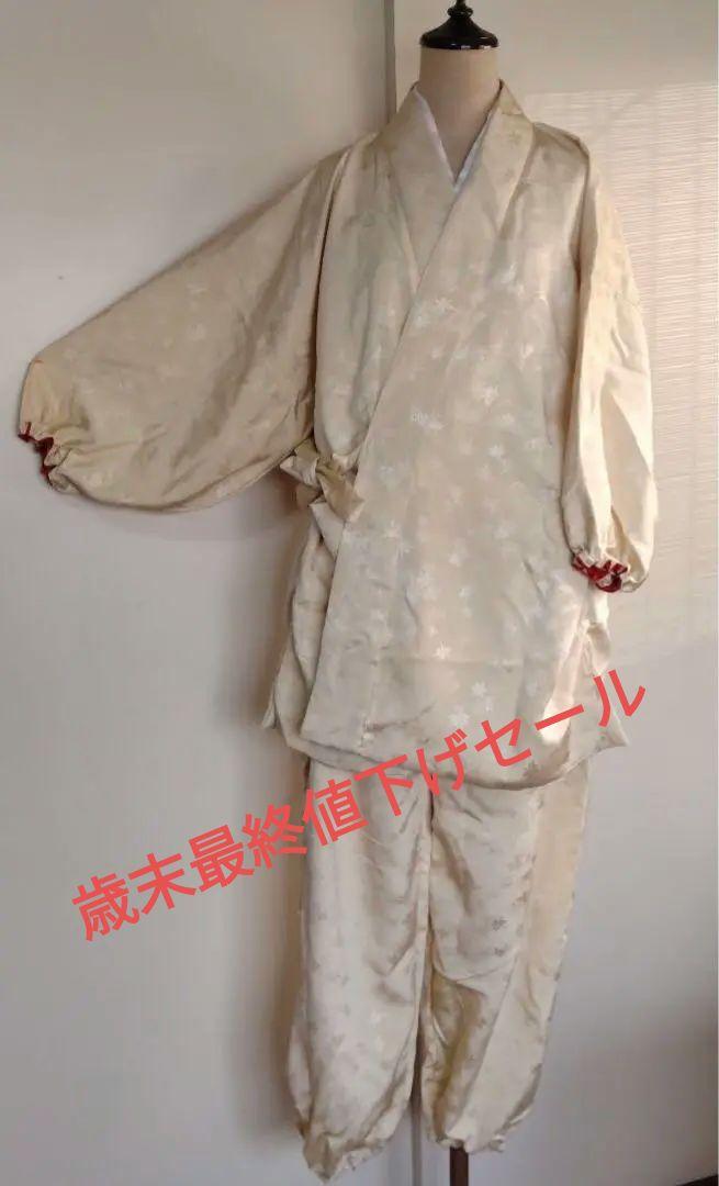 菖蒲柄で色無地の絹お着物から　袷仕立ての作務衣