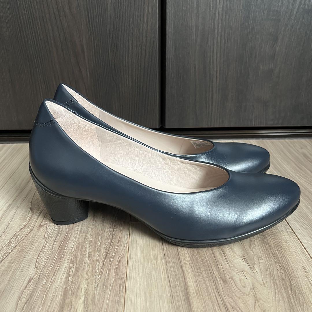 ECCO Sculpted 45 ウィメンズ レザーブロックヒールパンプス
