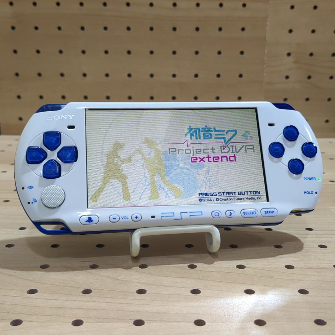 動作品 / 点検・整備済み psp3000 本体 ホワイト×ブルー（付属品あり）