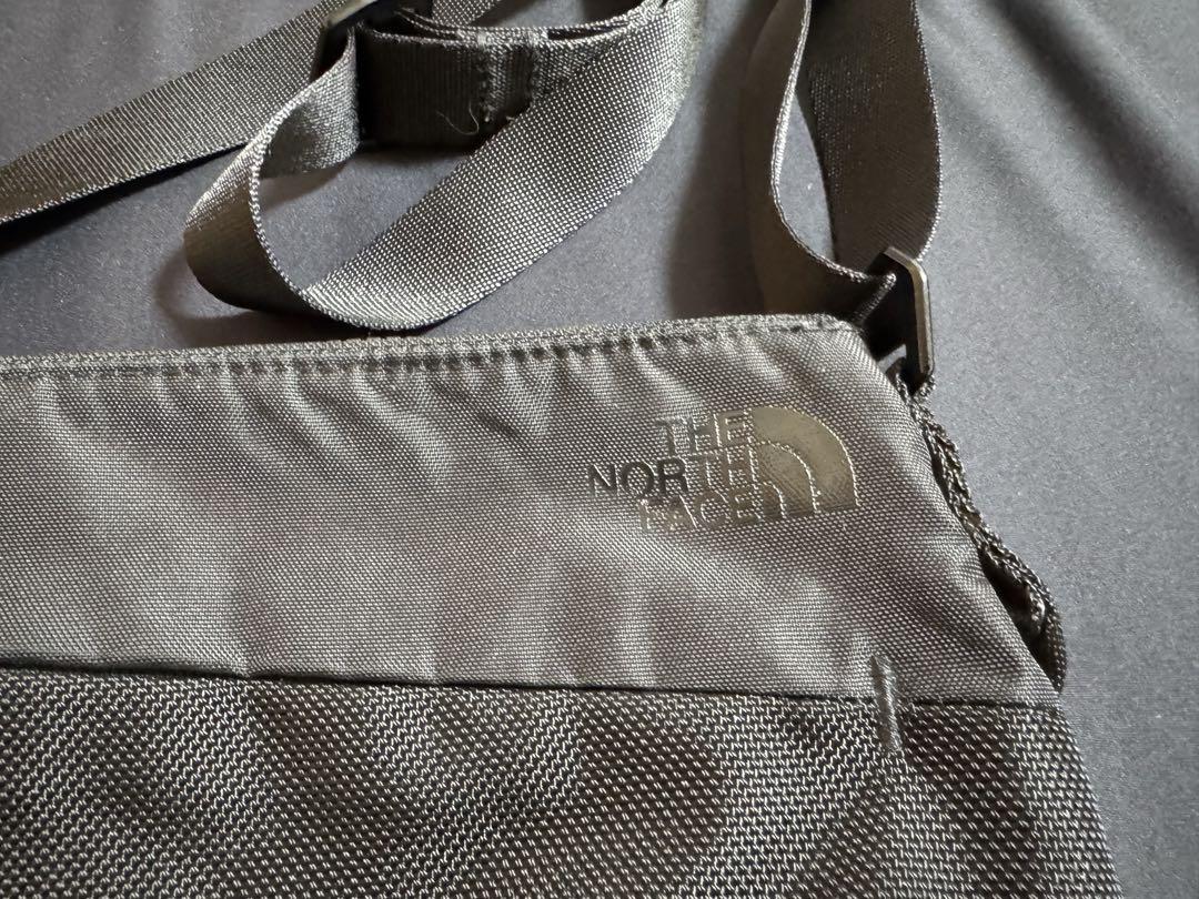 NORTH FACE エレクトラトートS ニュートープグリーン 0327 ショルダーバッグ ポーチ サコッシュ ナイロン ノースフェイス カーキ 緑 THE NORTH FACE（ザノースフェイス）の「THE NORTH FACE