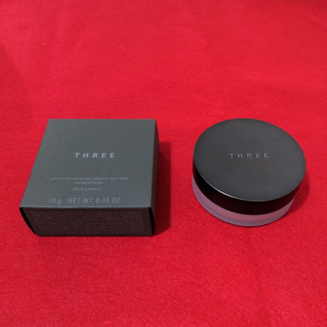 THREE アドバンスドシリアル スムースオペレーター ルースパウダー 02