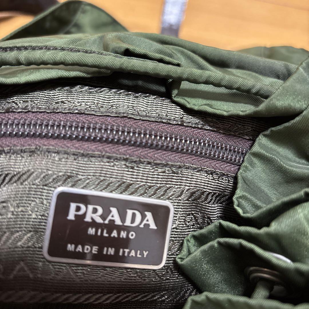 PRADA バックパックリュック　カーキ色週末値下げ
