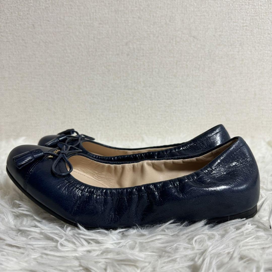 新品未使用✨プラダ バレエシューズ タッセルリボン メタルロゴ 新品未使用✨プラダ バレエシューズ タッセルリボン メタルロゴ