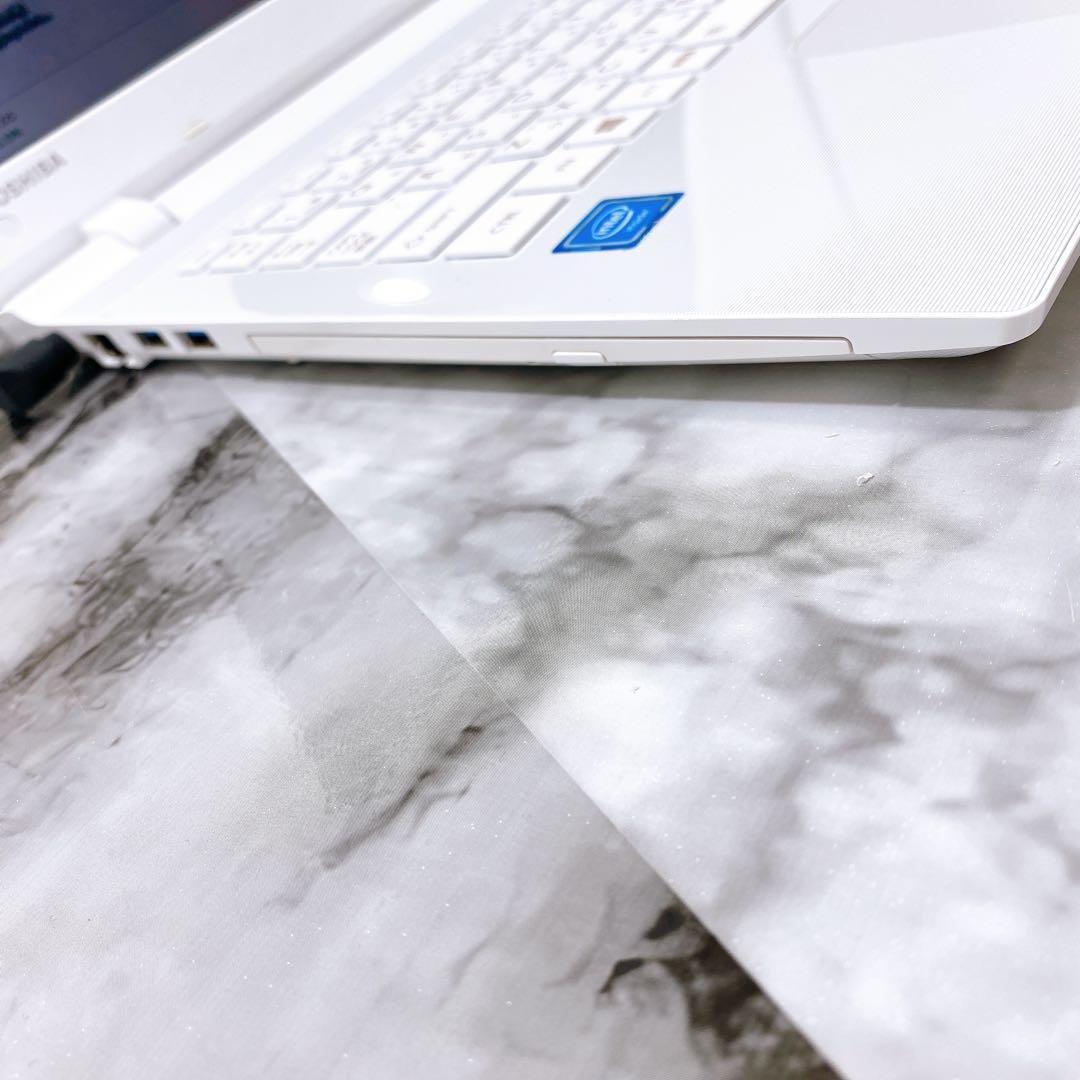 美品✨人気の白✨薄型ノートパソコン✨超大容量✨新品SSD1TB✨オフィス付き✨