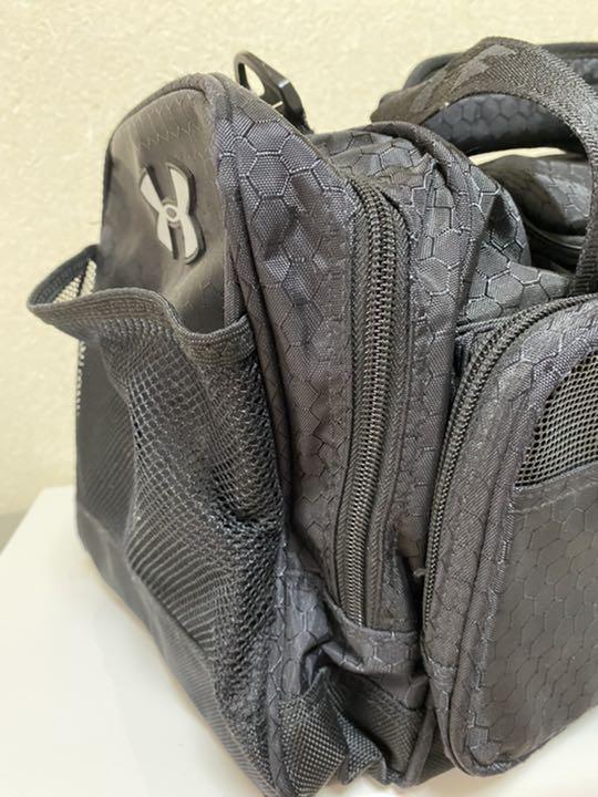スポーツバック　ボストンバック　アンダーアーマ　トラベルバック