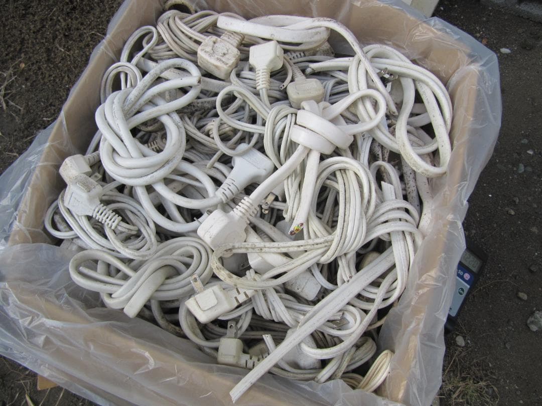 家電の電源コード100v 200v 約17㎏ ピカ銅 銅線 電線 100サイズ傷や汚れあり