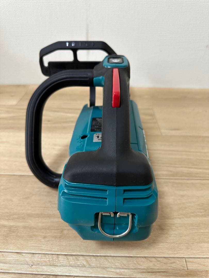 マキタ バッテリー式チェーンソー