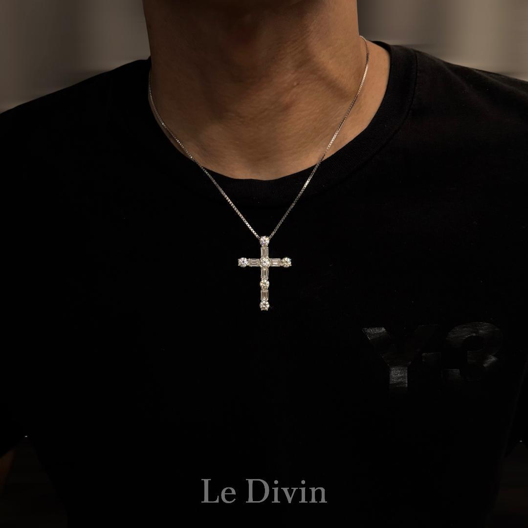 モアサナイト5.5ct エメラルドカット クロスネックレス S925プラチナ加工