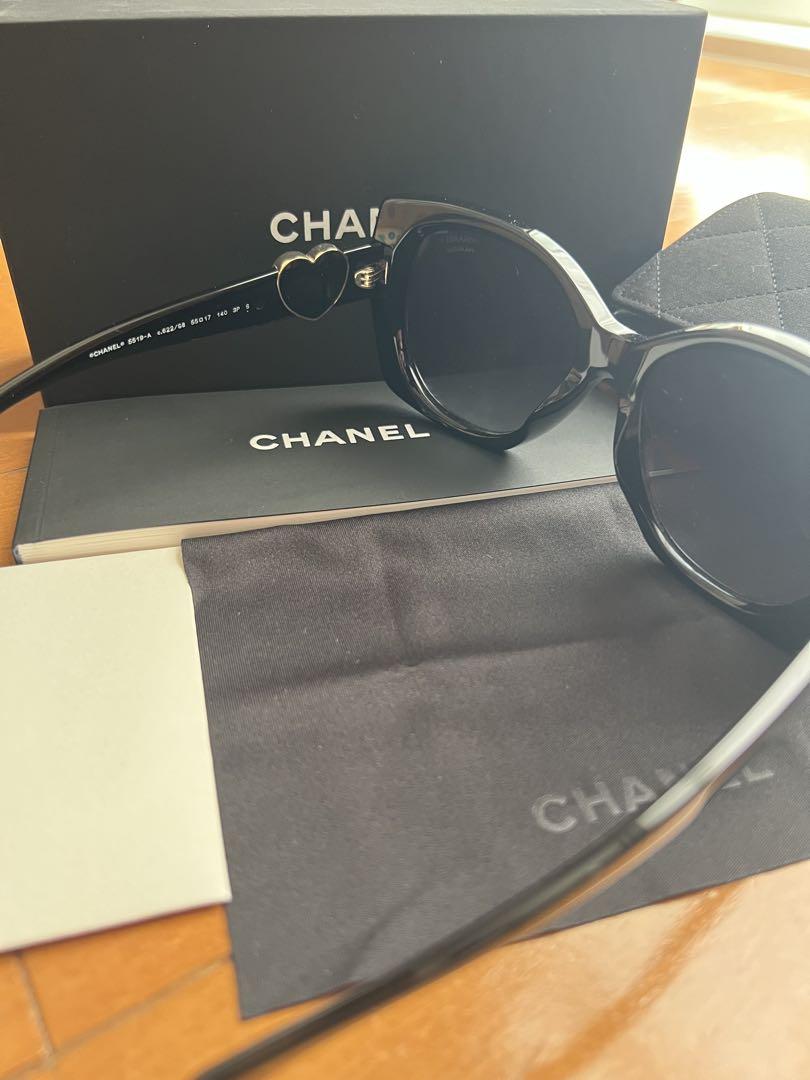 CHANEL ハート型ロゴ サングラス