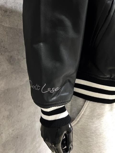 PU 襟付き 中綿ブルゾン 黒 XL ビッグシルエット アメカジ 刺繍 オシャレ PU 襟付き 中綿ブルゾン 黒 XL ビッグシルエット アメカジ 刺繍 オシャレ