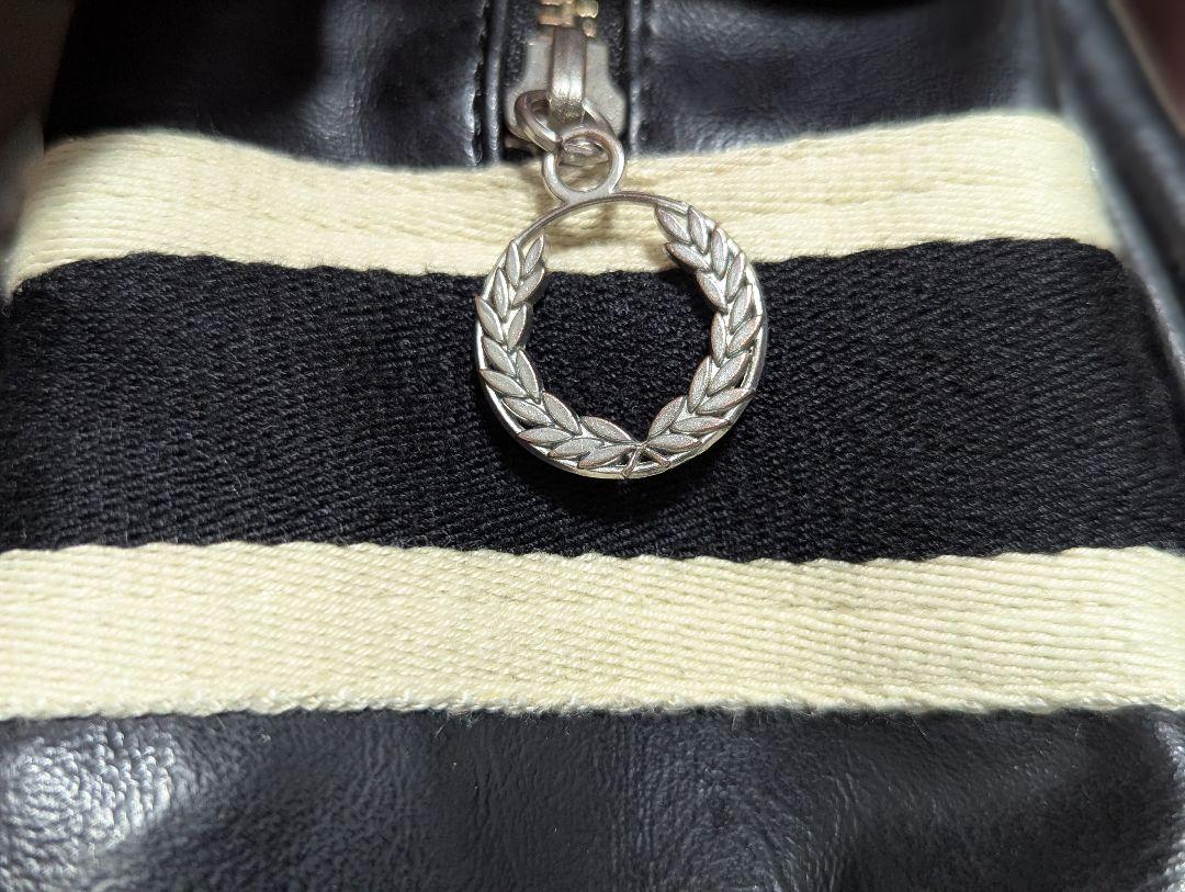 セール!希少 FRED PERRY フレッドペリー　ボストンバッグ　ビッグロゴ黒