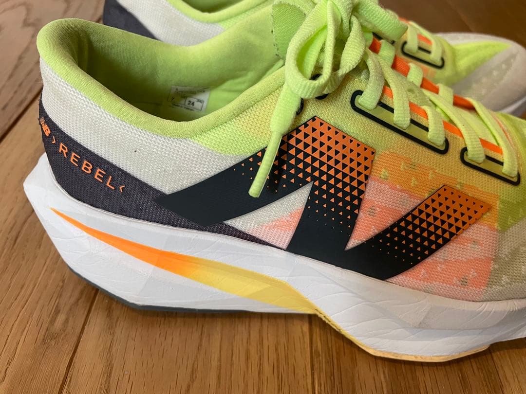 NEW BALANCEWFCXLA4(B)フューエルセル レベル WFCXLA4