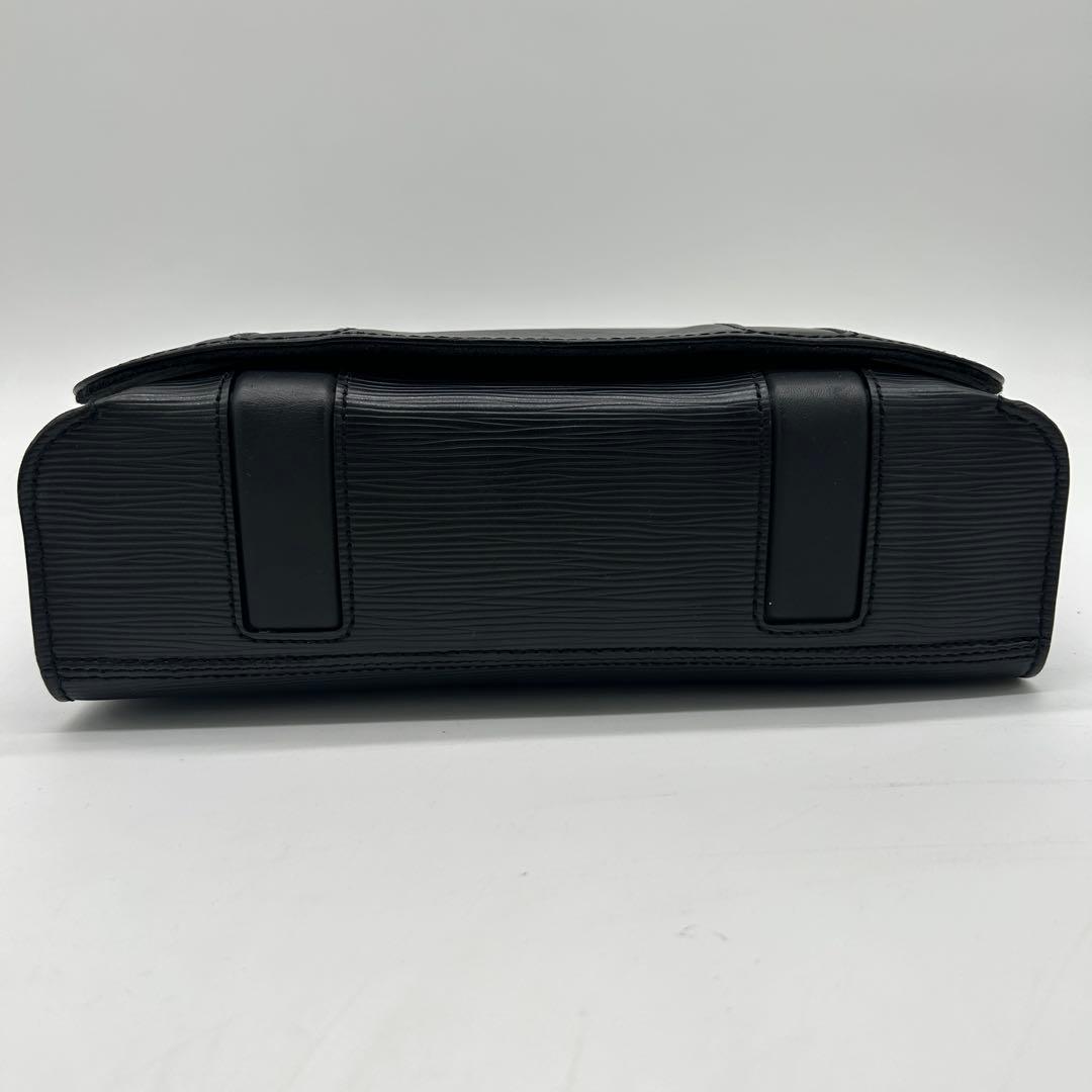 【美品】ルイヴィトン エピ ハリントンPM ショルダーバッグ レザー ノワール