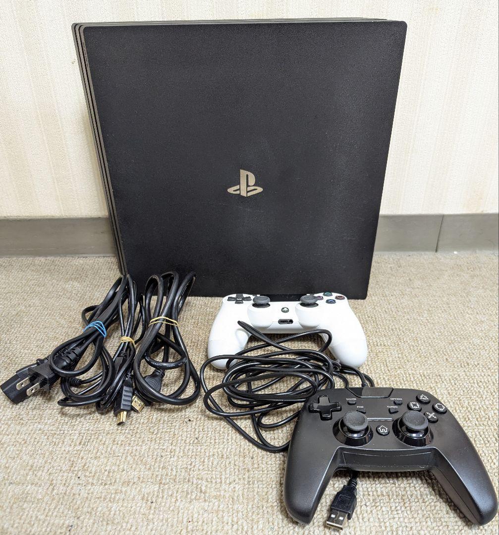 PlayStation 4 本体 ホワイト・ブラックコントローラー付き