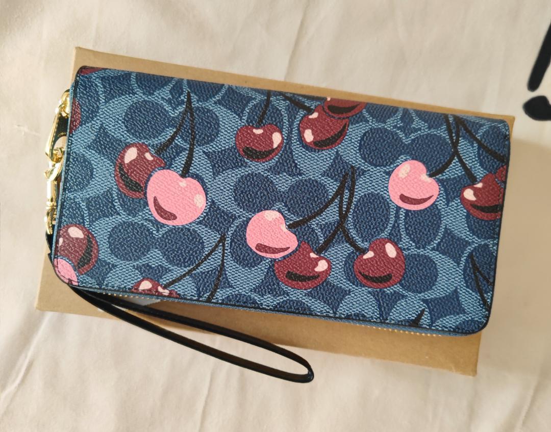COACH チェリー柄 長財布 未使用 COACH チェリー柄 長財布 新品未使用 - メルカリ