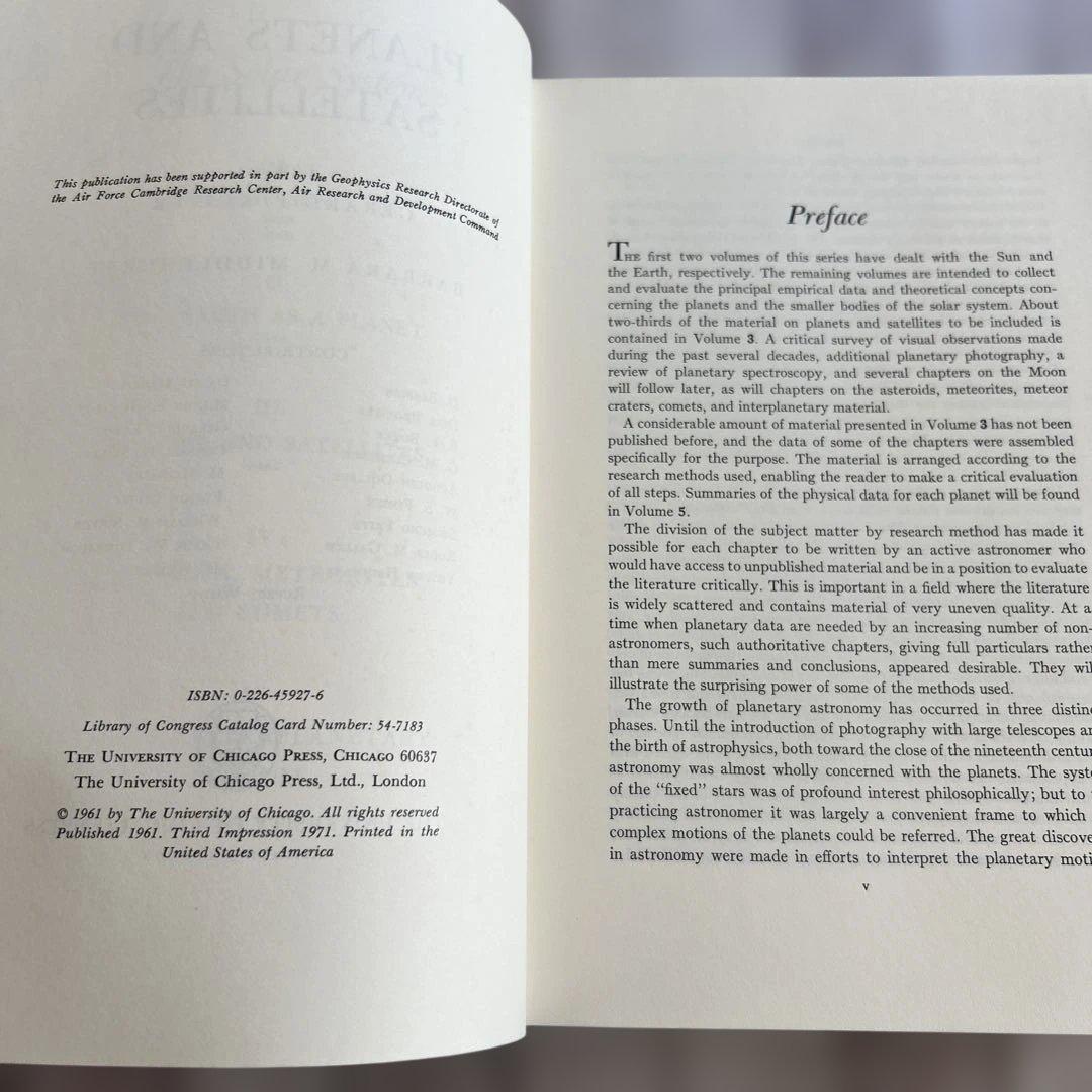 天文古書　PLANETS AND SATELLITES（惑星と衛星）/1961年