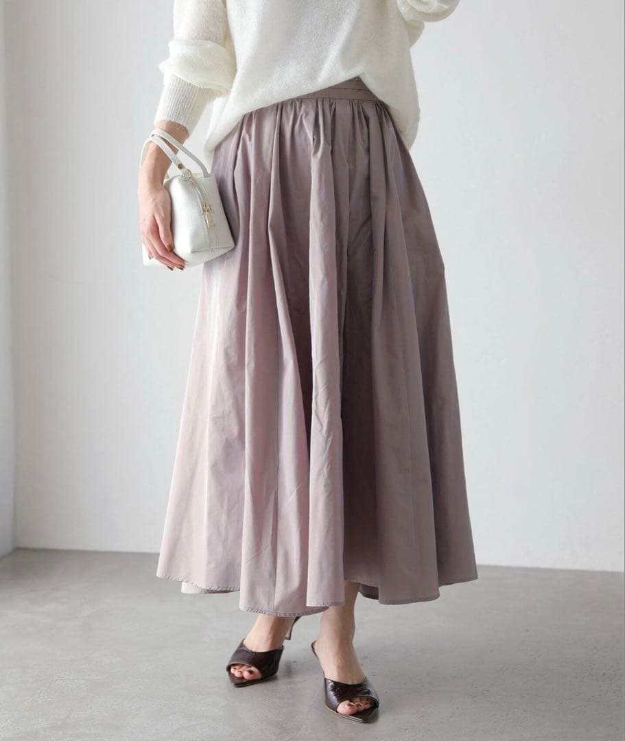 完売 La totalite ラトータリテ／Italy タフタスカート