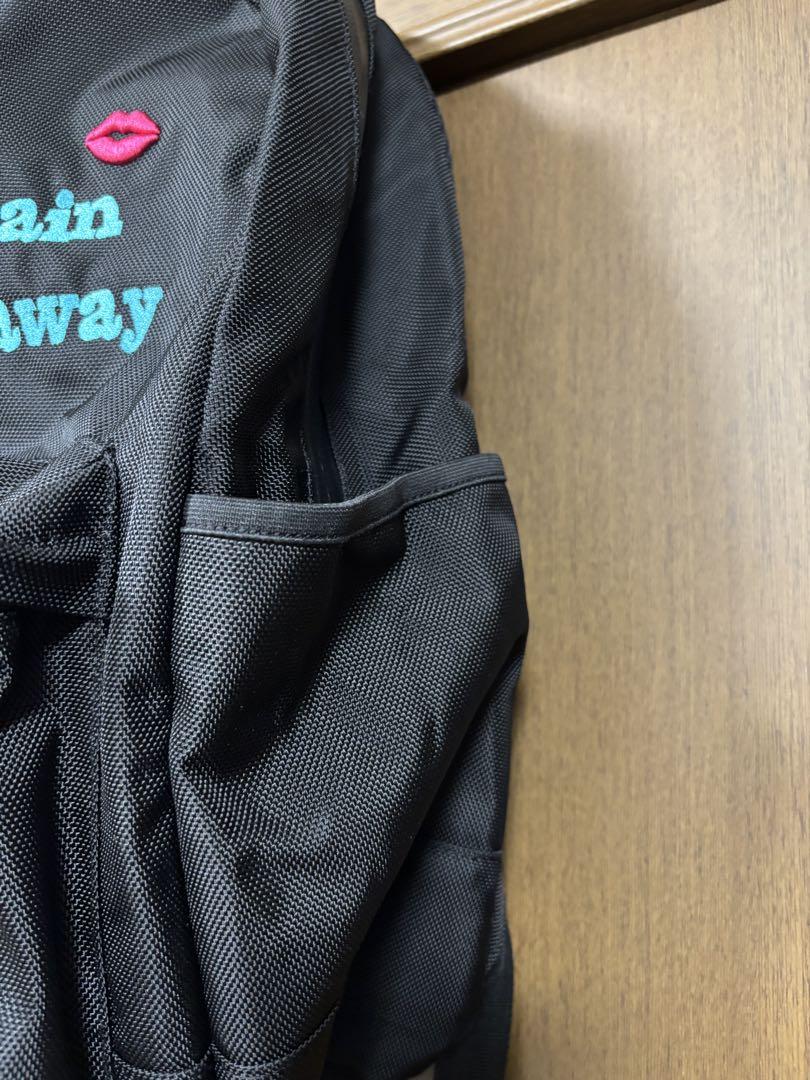 堀夏喜　NEWERA コラボリュック ライトパック 27L VERTICAL GARAGE Pain pain go away ブラック