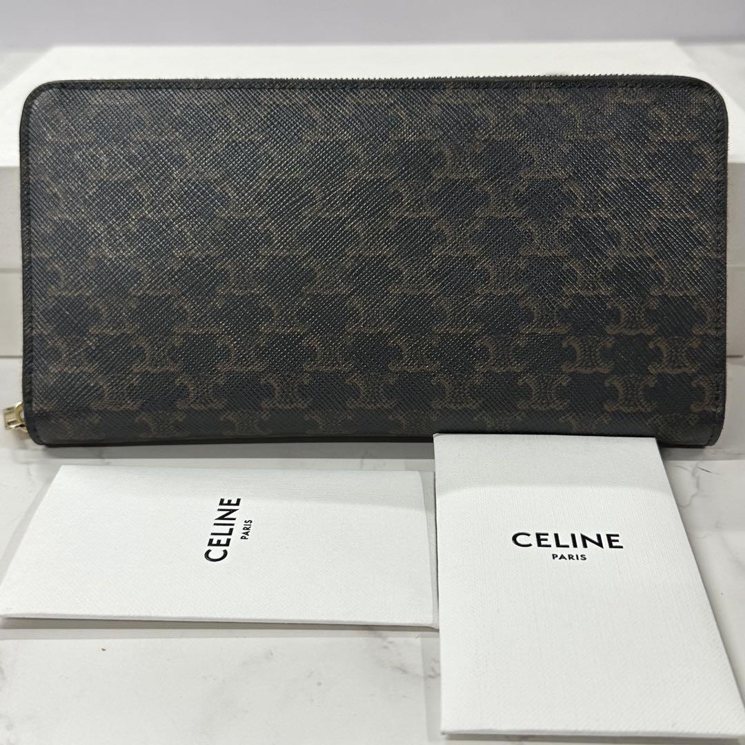 ずっと気になってた CELINE セリーヌ 現行 新品同様‼️ 長財布 ラウンド マガダム柄 小物