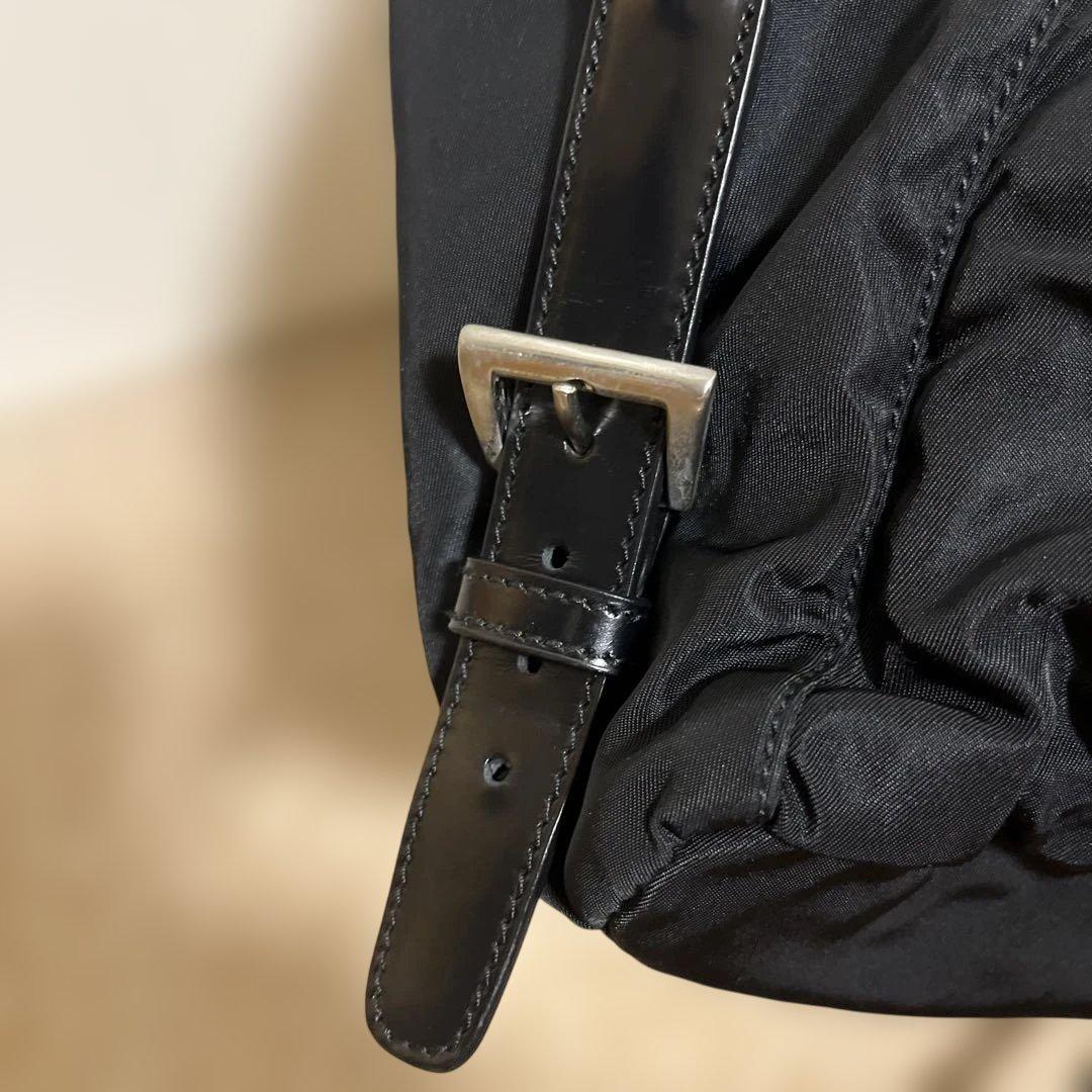 美品　PRADAプラダ　ナイロン　リュック　黒　三角プレート　ヴィンテージ