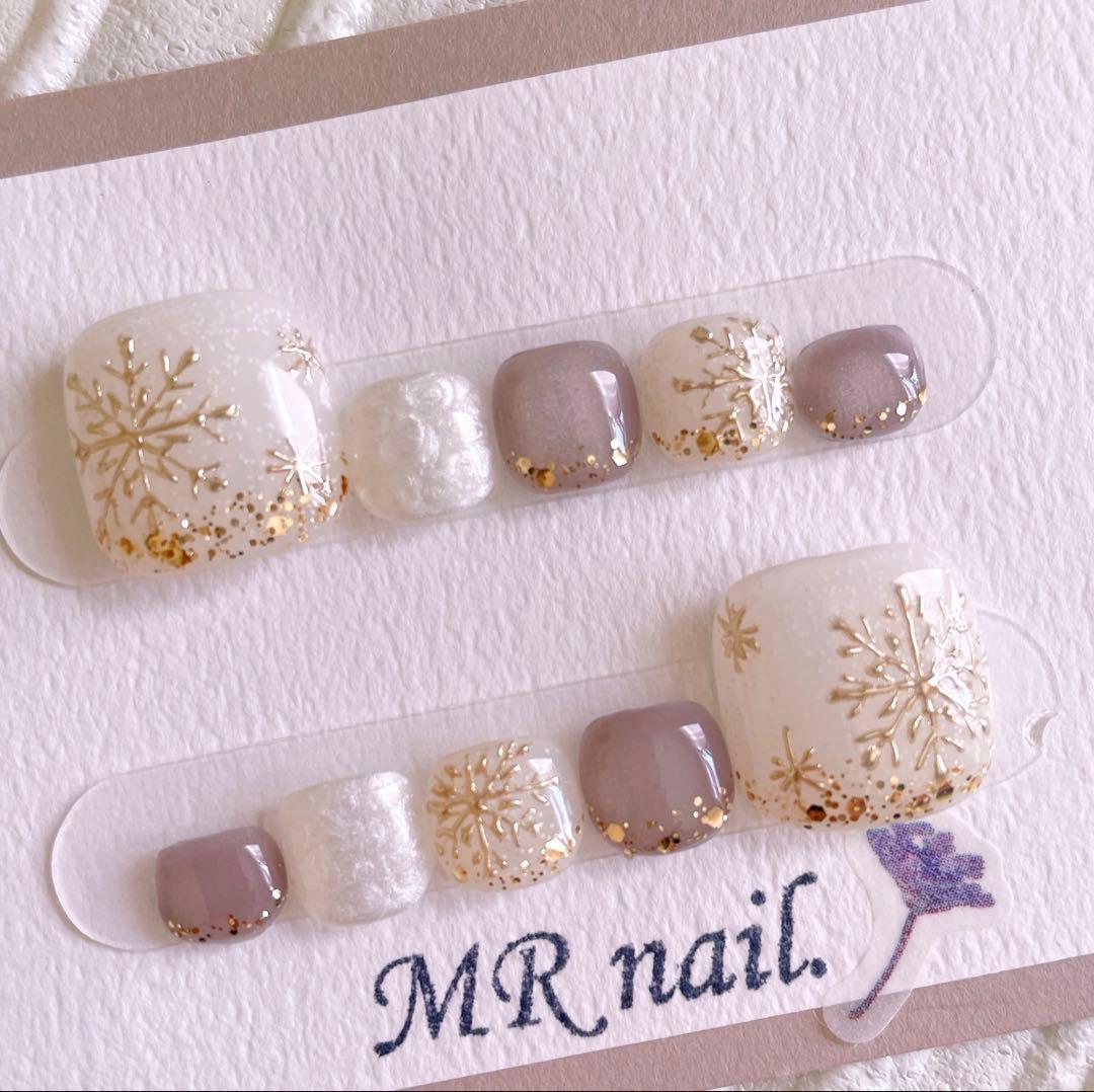 オーダーネイルチップNo.99 冬 大人キラキラ 手書き雪の結晶デザイン オーダーネイルチップNo.99 冬 大人キラキラ 手書き雪の結晶デザイン