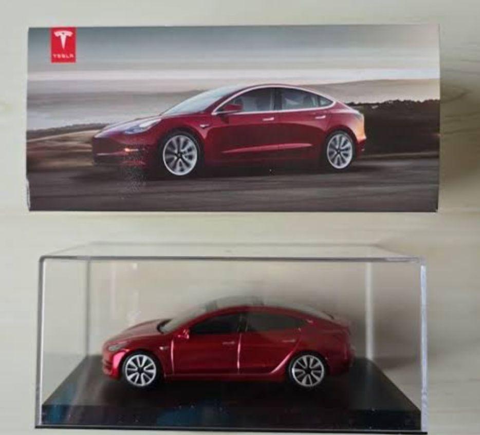 新品未使用　テスラ　モデル3 ミニカー　1/43 非売品
