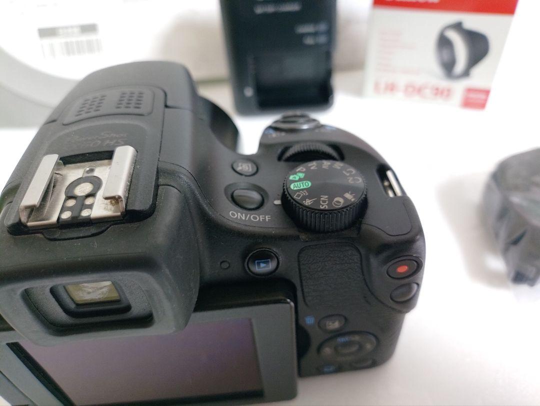 Canon PowerShot SX60 HS 本体と付属品