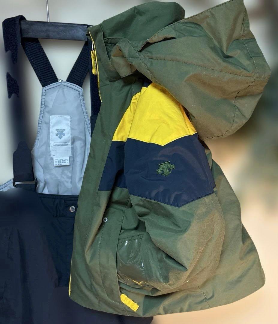 【美品】DESCENTE デサント 子ども用スキーウェア 上下セット 130 【美品】DESCENTE デサント 子ども用スキーウェア 上下セット 130