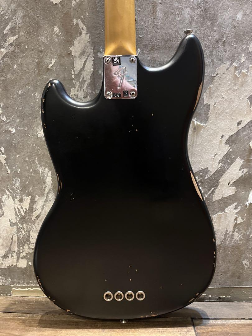 ベース Fender JMJ Road Worn Mustang Bass