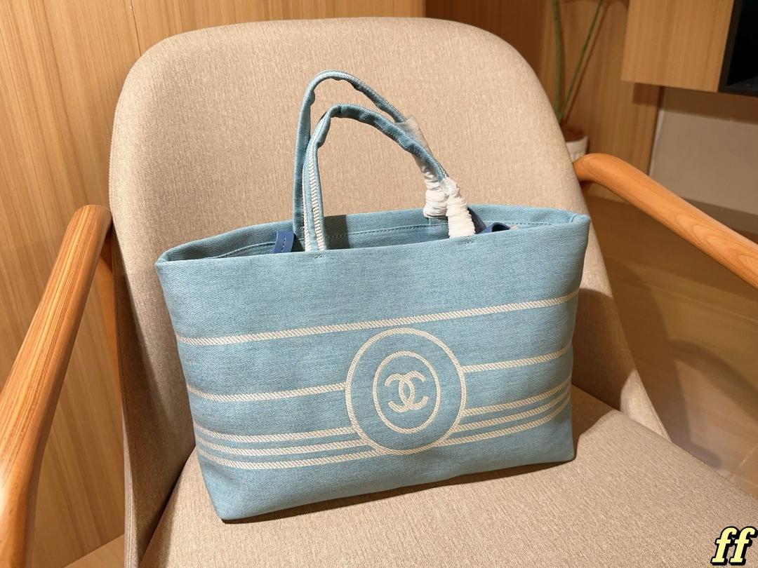 CHANEL 水色 ストライプ トートバッグ
