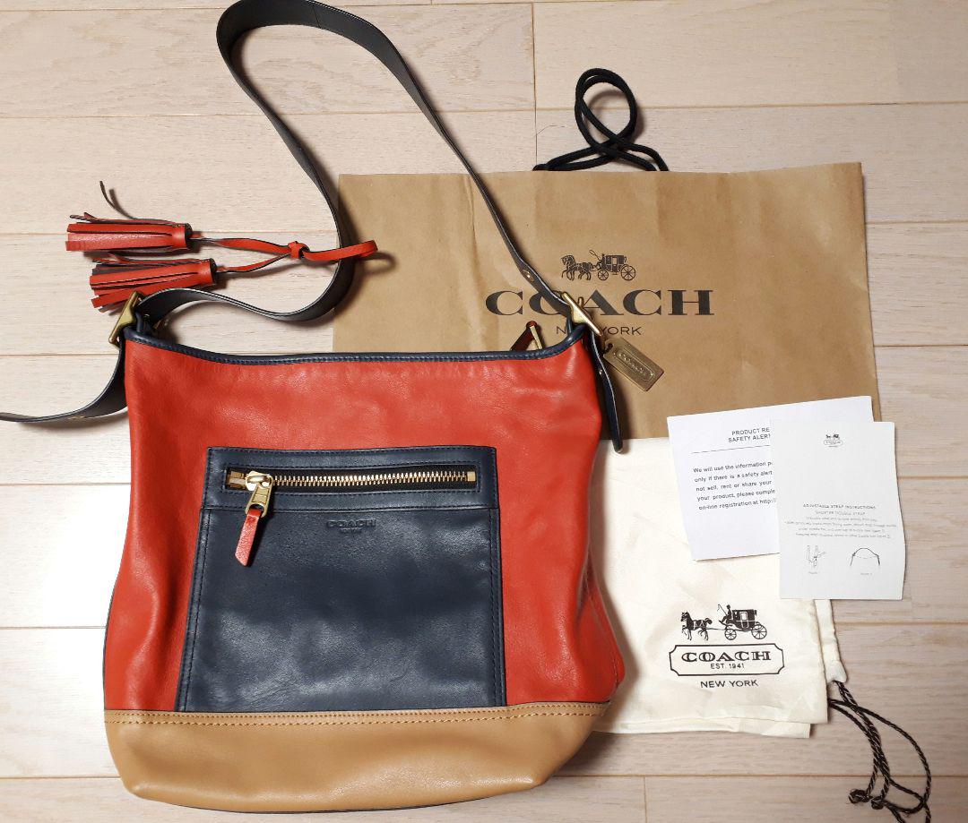 ほぼ新品 COACH/コーチ レザーショルダートートバッグ 付属品有チャーム付