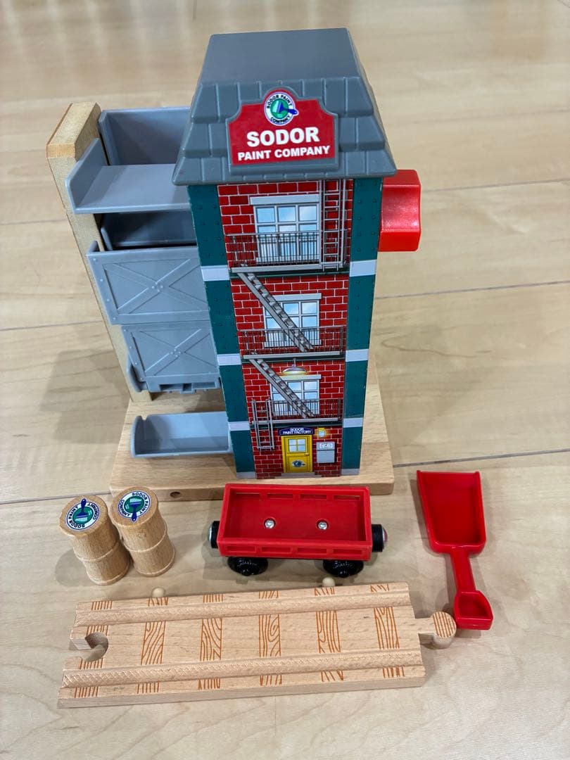 トーマス　木製　ソドー島のペンキ工場　クランキー　ラーニングカーブ