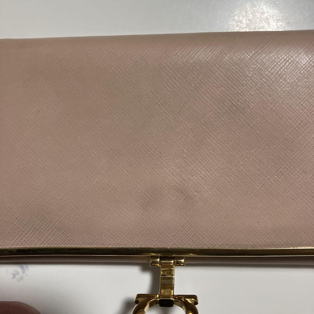 フェラガモ 長財布 サーモンピンク