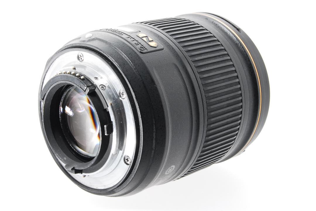 明るい単焦点レンズ Nikon