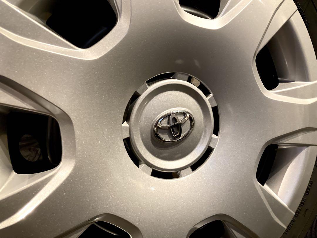 トヨタハイエース　純正タイヤ　ホイール　4本セット 新車外し